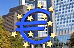 Dioe Entwicklung der Festgeld Zinsen 2013 hängt von dem EU Leitzins ab
